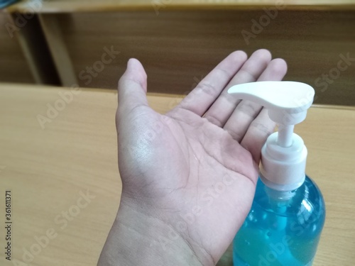  Use alcohol gel to wash your hands during Corona virus covid2019