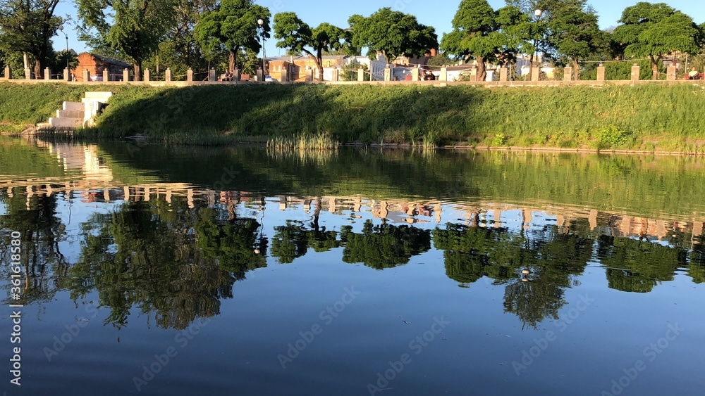 Naklejka premium reflection in the water