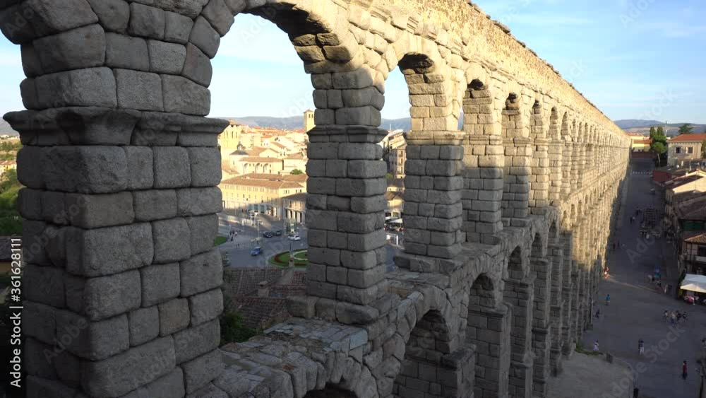 Segovia, España - 22 de agosto de 2019: acueducto de Segovia.