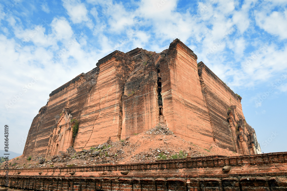 Ruined Mingun pagoda, unfinished pagoda in Mingun paya Temple, Mingun, Mandalay, Myanmar (Burma)
