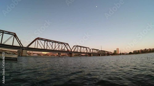 Wallpaper Mural Day-to-Night transition at Tempe Town Lake in Arizona as outdoor activities take places on the water Torontodigital.ca