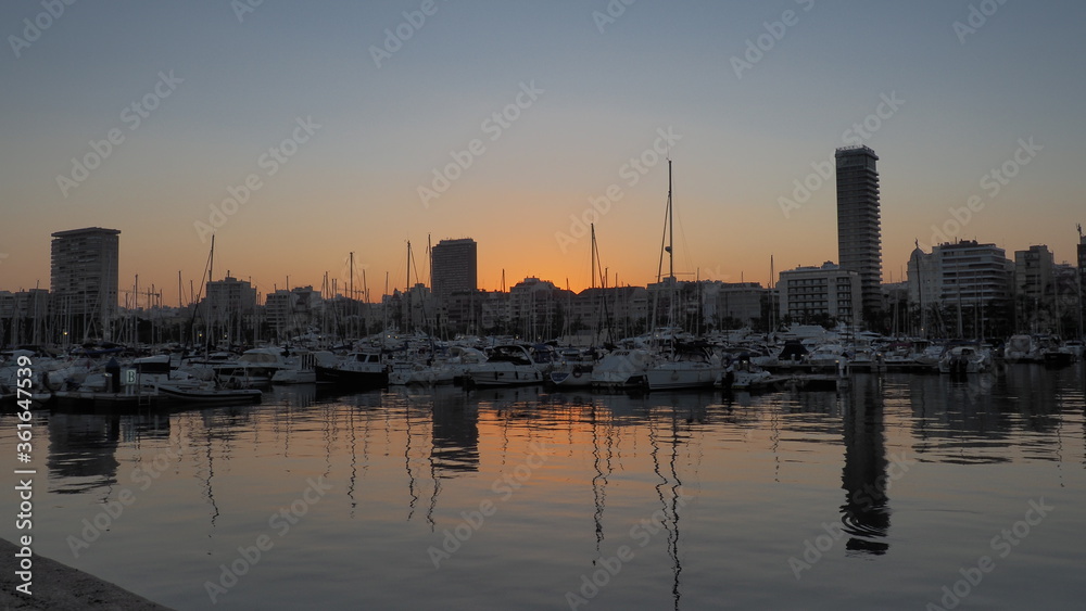 Alicante ciudad marinera en el mediterráneo