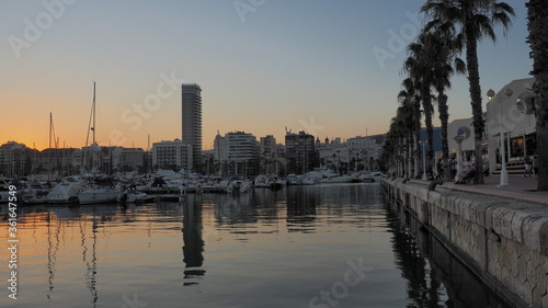 Alicante ciudad marinera en el mediterráneo © FranciscoJose