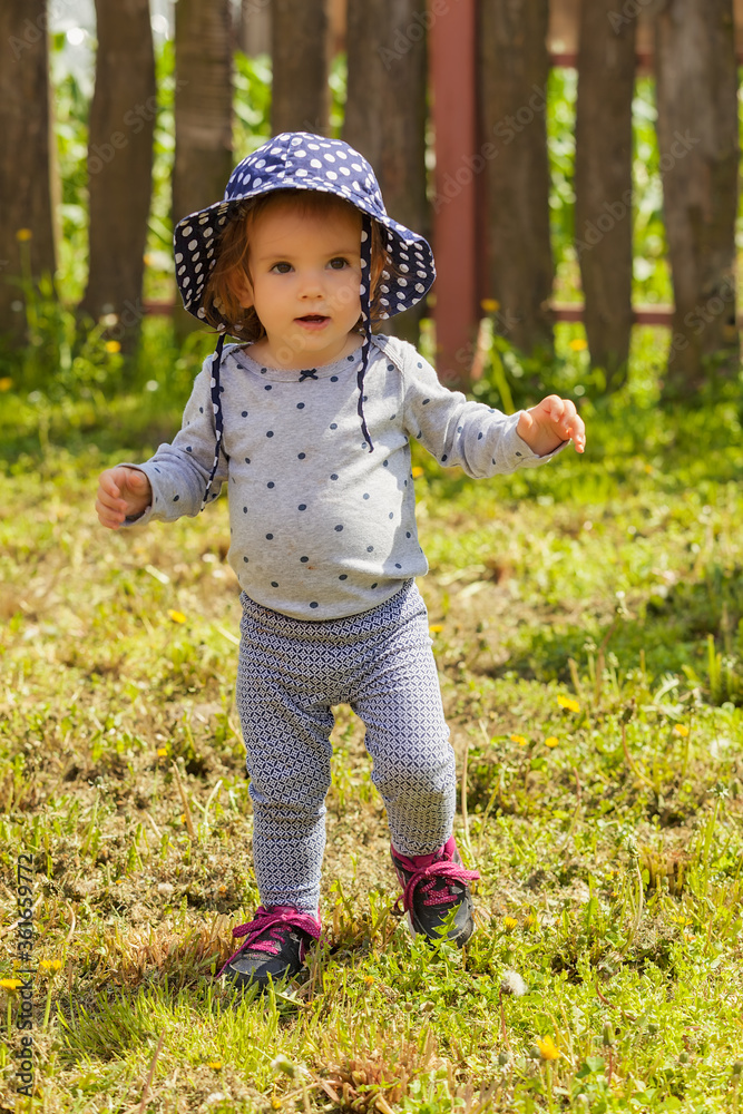 child with hat