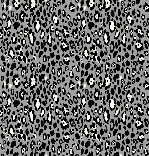 Seamless leopard pattern  animal print.