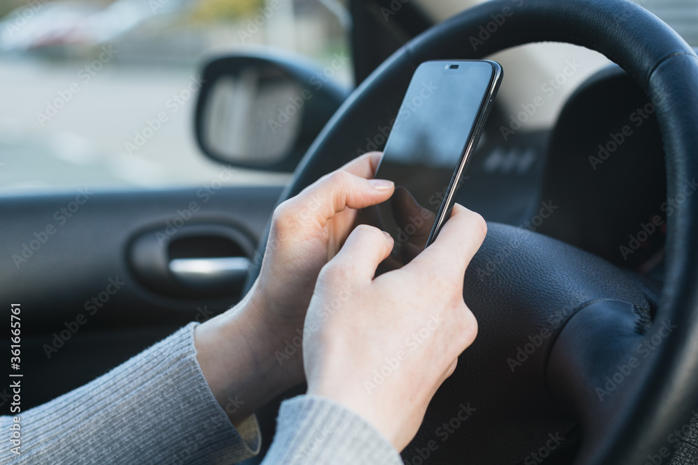 Text and Drive - Driver Using a Smartphone in Traffic