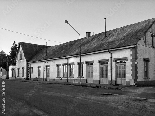 Fototapeta Naklejka Na Ścianę i Meble -  old abandoned building