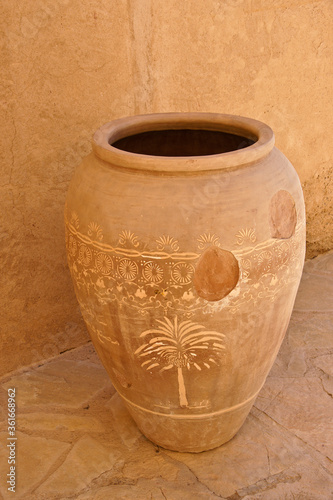 Decorated clay pot at Jabrin (Jibreen, Jabreen, Gibreen) Castle, Oman © Michele Burgess