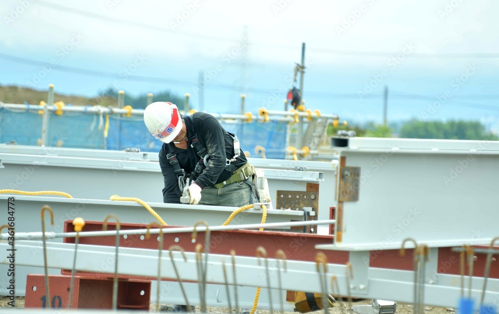 工場建築・働く男性 工場建築・働く男性