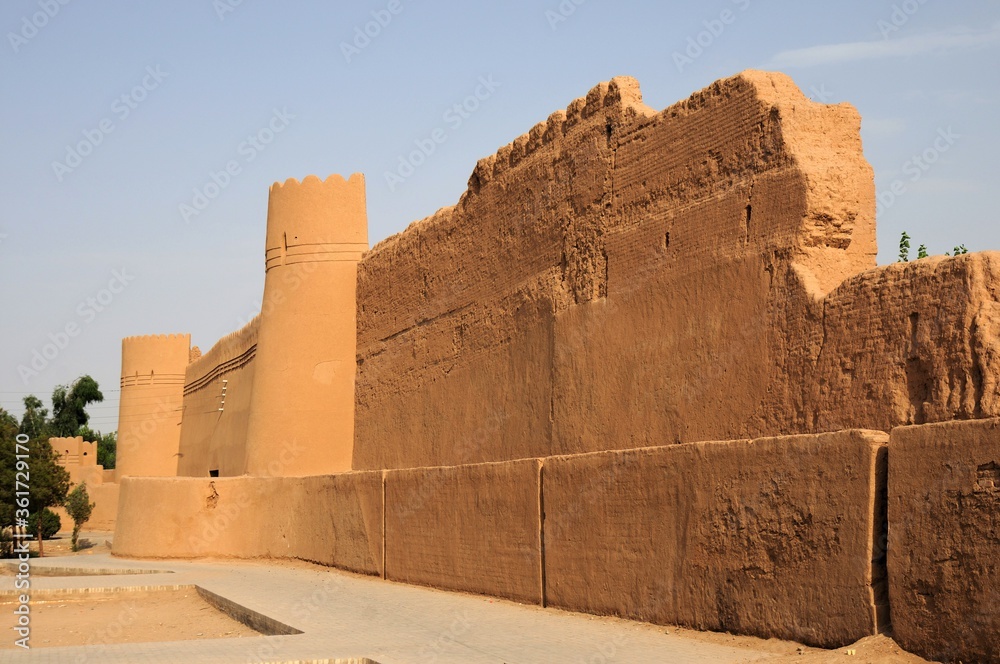 The city walls of Yazd were built in the 12th century during the Great Seljuk period. The walls were made of adobe. Some of the city walls remained intact.