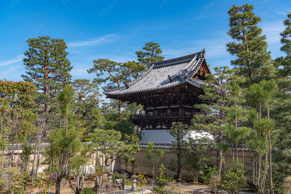 大覚寺 総見院 鐘楼と庭園 大覚寺 総見院 鐘楼と庭園