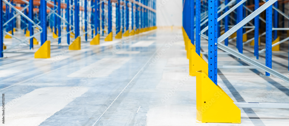 high bay warehouse - new empty warehouse space - distribution center