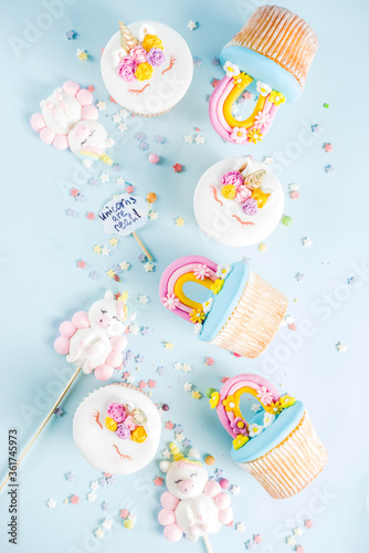 Cute unicorn cupcakes