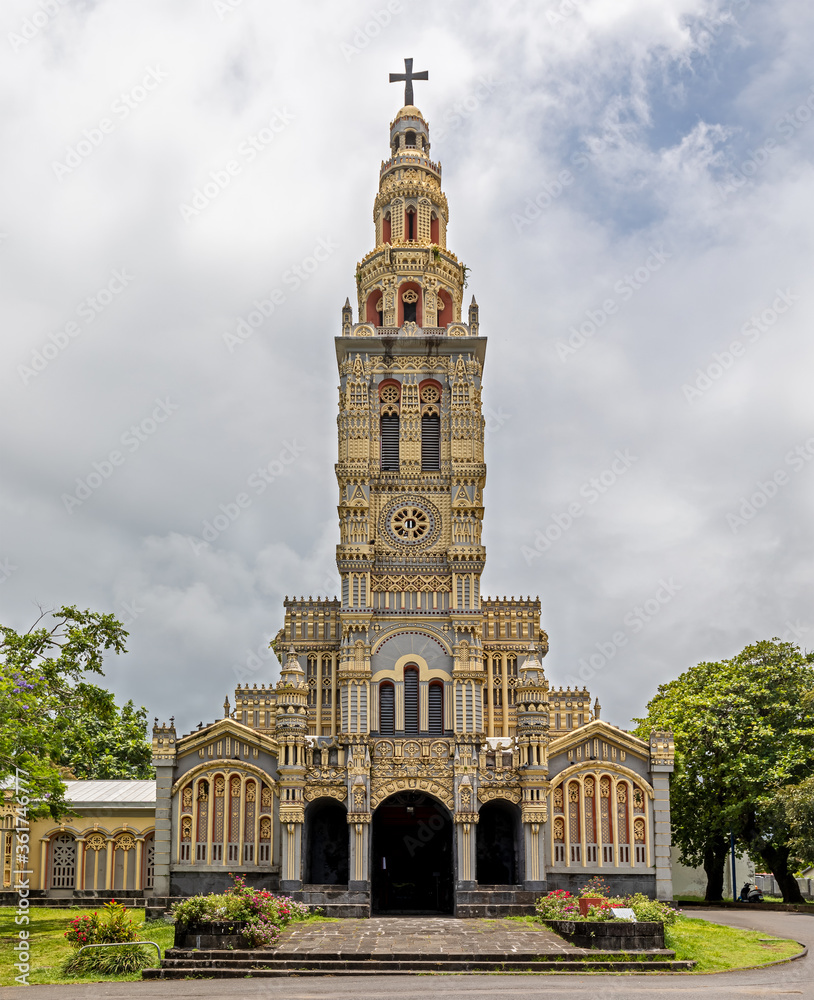 Fototapeta premium Frontal view of Church Sainte-Anne in Saint-Benoit (La Reunion)