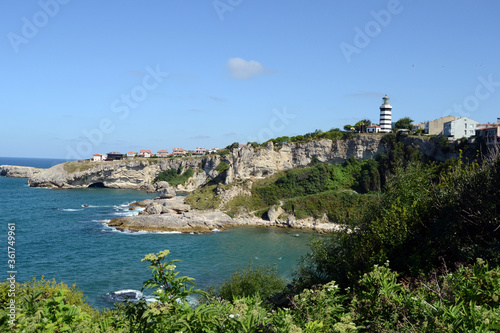 Obraz na płótnie Istanbul - Şile seaside houses and lighthouse on the rocks w salonie