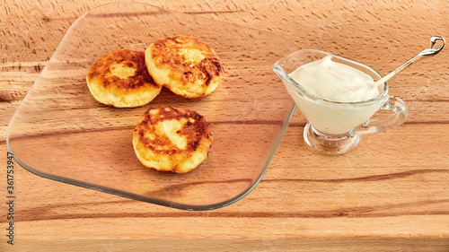  Curd casserole with sour cream - a light morning breakfast   