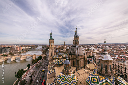 Preciosas vistas desde lo alto de la Basílica del Pilar en Zaragoza