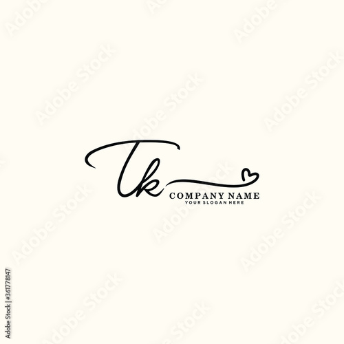Fototapeta Naklejka Na Ścianę i Meble -  TK initials signature logo. Handwriting logo vector templates. Hand drawn Calligraphy lettering Vector illustration.
