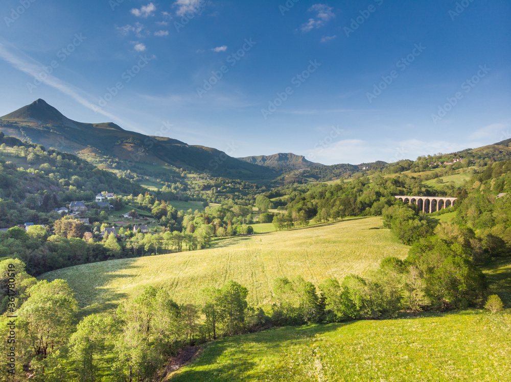 Vallée de la Cère, Cantal Vallée de la Cère, Cantal