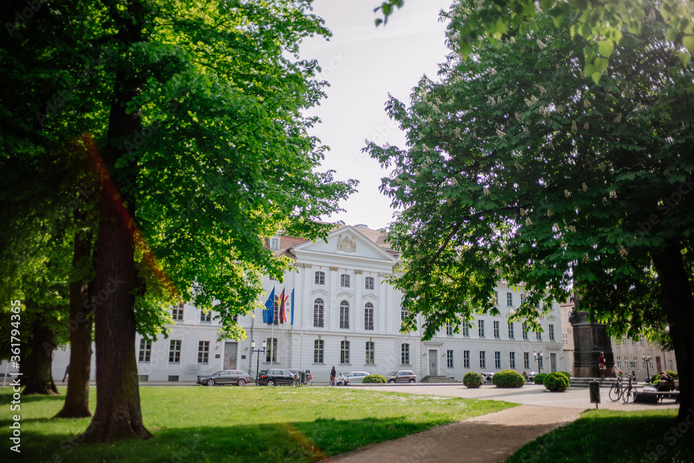 Historisches Hauptgebäude der Universität Greifswald mit Rubenowplatz
