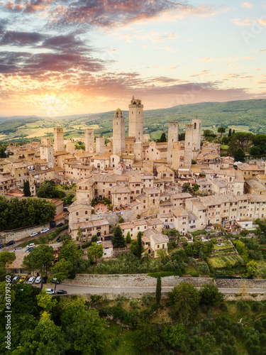 Fotografía San Gimignano, medieval town from above. Tuscany, Italy