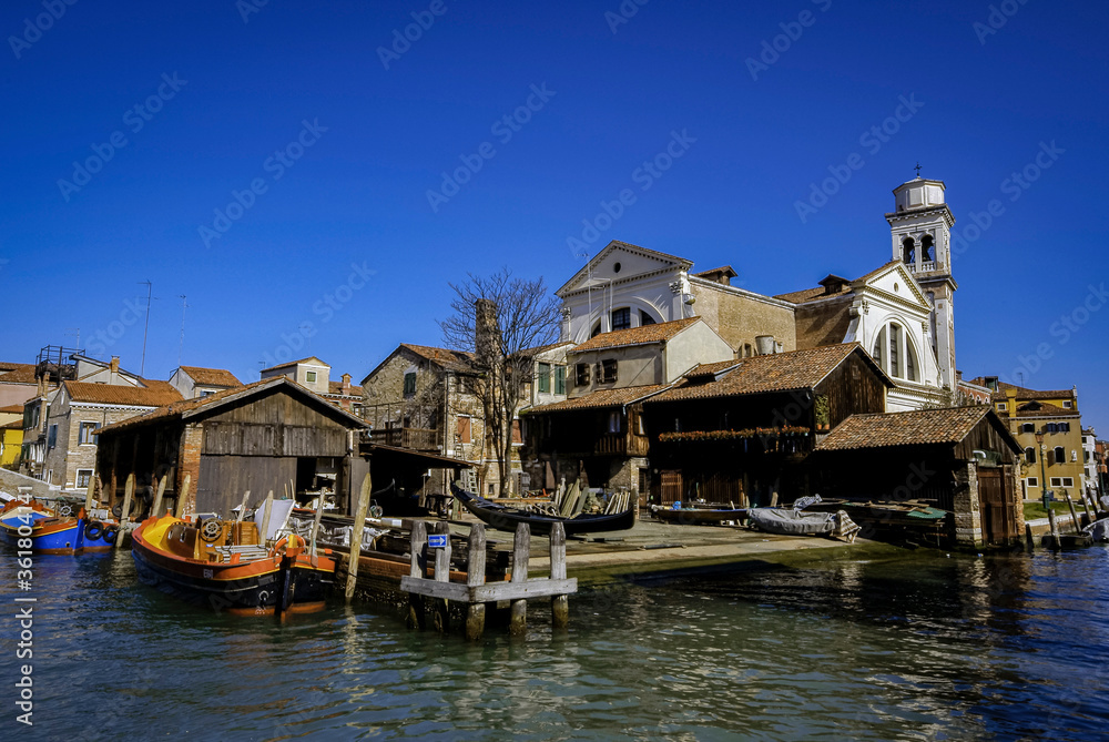 Fabricacion de gondolas.Squero San Trovaso (s.XVII), sestiere de Dorsoduro. Venecia.Véneto. Italia. Fabricacion de gondolas.Squero San Trovaso (s.XVII), sestiere de Dorsoduro. Venecia.Véneto. Italia.