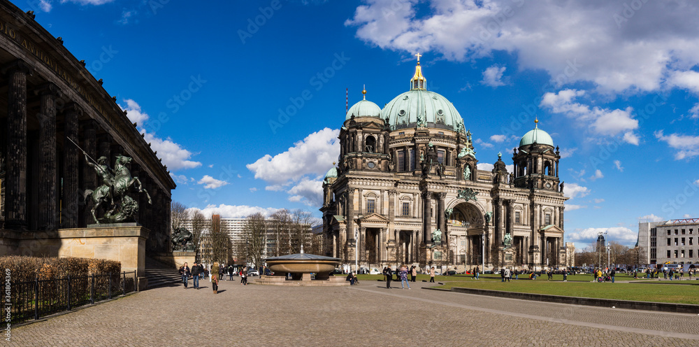 Catedral de Berlín (Berliner Dom )  templo de la Iglesia Evangélica,estilo neobarroco , S. XIX , Berlin,Alemania, europe