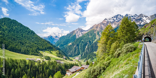 Cuadro en lienzo Scenic view over the Passeier Valley above Moos near Rabenstein, South Tyrol, Italy