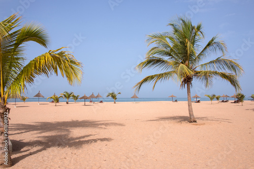 Playa en la costa de Sally en Senegal