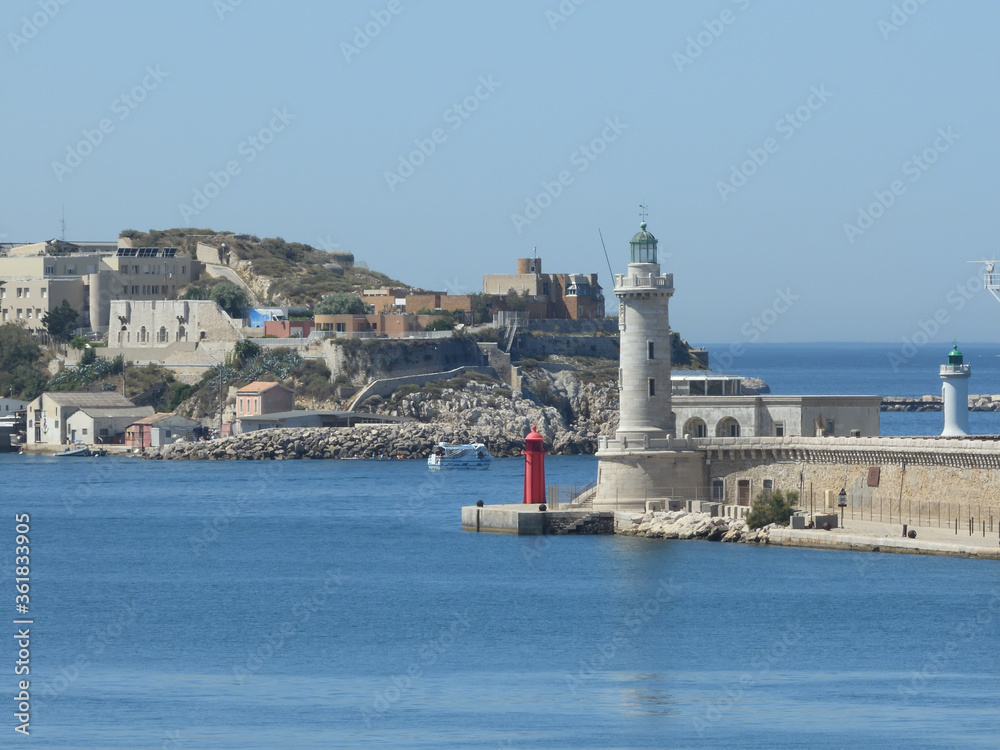 phare port marseille