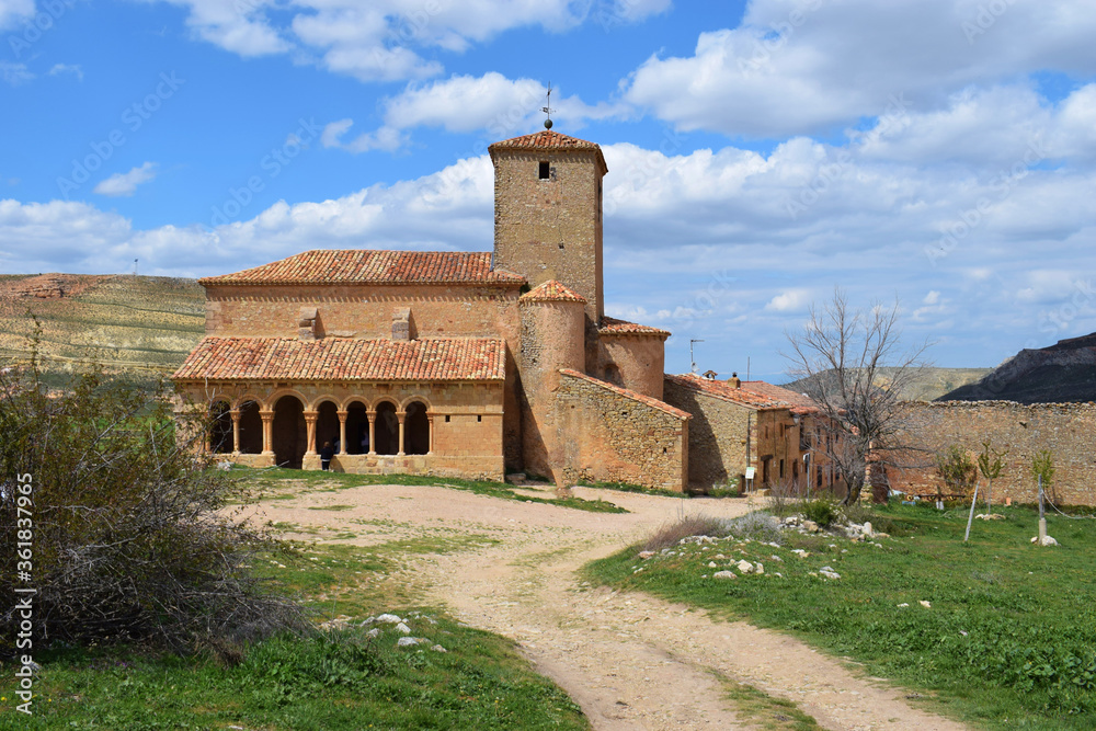 Iglesia románica de San Pedro, Caracena, Soria Iglesia románica de San Pedro, Caracena, Soria