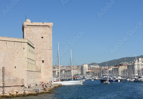 fort saint jean vieux port marseille