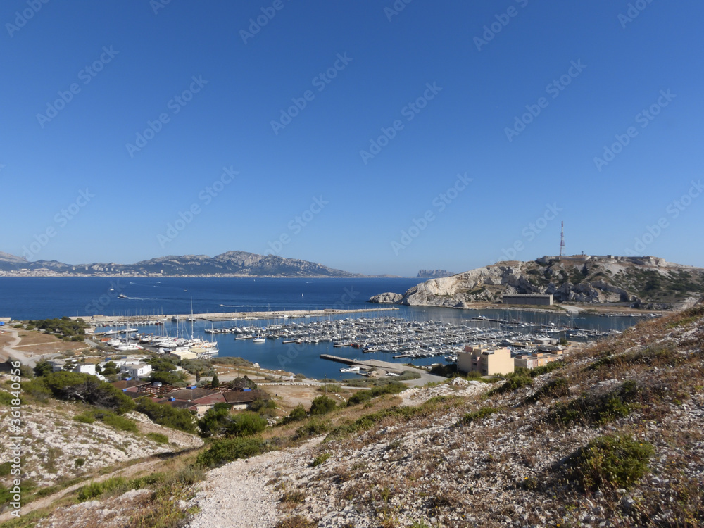 Obraz premium balade sur l'île de frioul marseille
