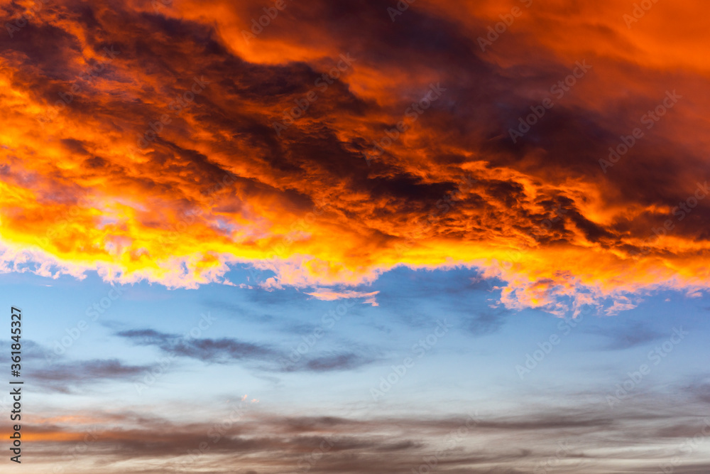 Schöner Wolkenhimmel am Abend, Naturschauspiel Schöner Wolkenhimmel am Abend, Naturschauspiel
