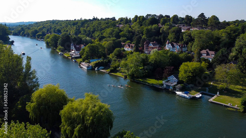 Tableau sur toile Canoeists on the Thames