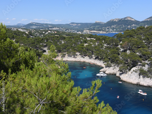 calanque port miou cassis photo