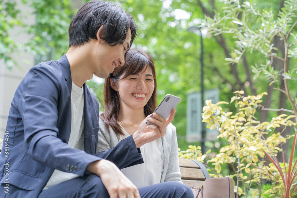 カップル 二人 アジア人 仲良し カップル 二人 アジア人 仲良し