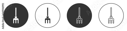 Black Garden rake icon isolated on white background. Tool for horticulture, agriculture, farming. Ground cultivator. Circle button. Vector Illustration.
