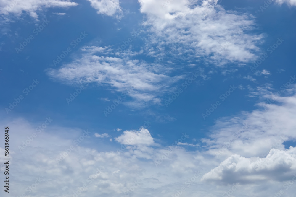 Fototapeta premium The sky is blue with clouds, beautiful by nature.