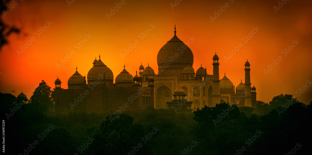 A panoramic view of the Taj Mahal at the time of sunset,