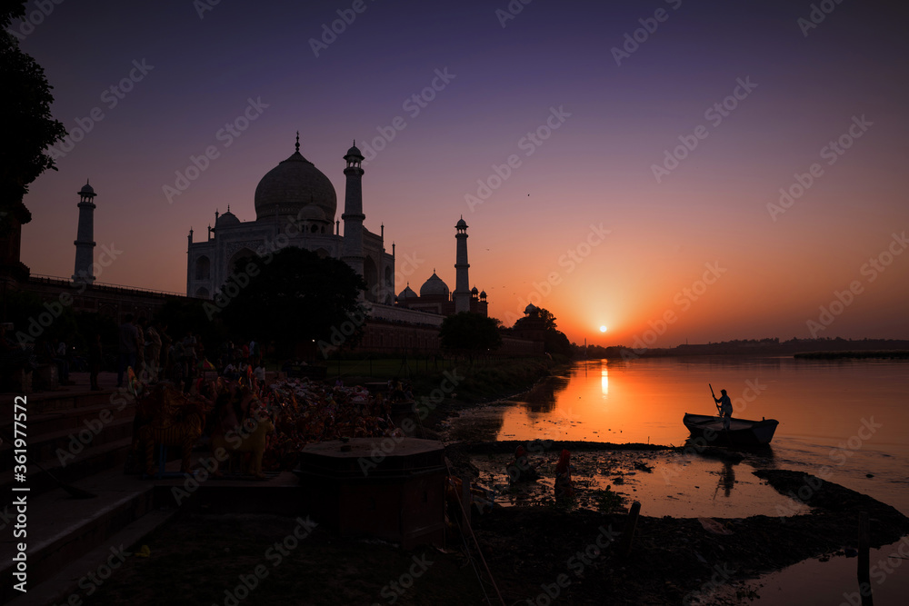 The magnificent Taj Mahal in India shows its full splendor at a glorious sunset. Agra, Uttar Pradesh, India