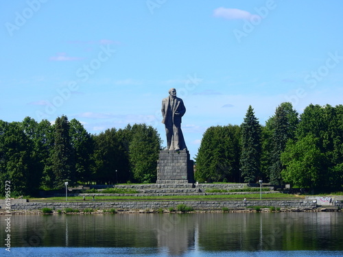 Lenin as represented by a 1930s giant sculpture second tallest Lenin in world at Dubna, Russia