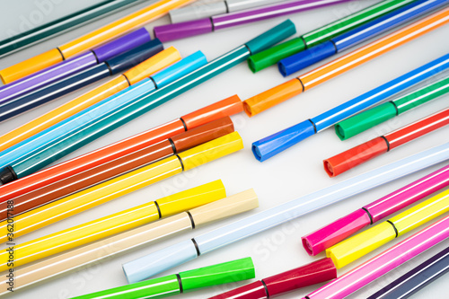 Set of multi-color felt-tip pens.