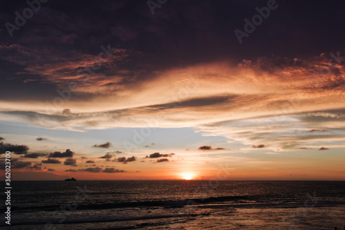 beautiful sunset on the sea, Indian ocean, Sri Lanka © Надежда Багрова