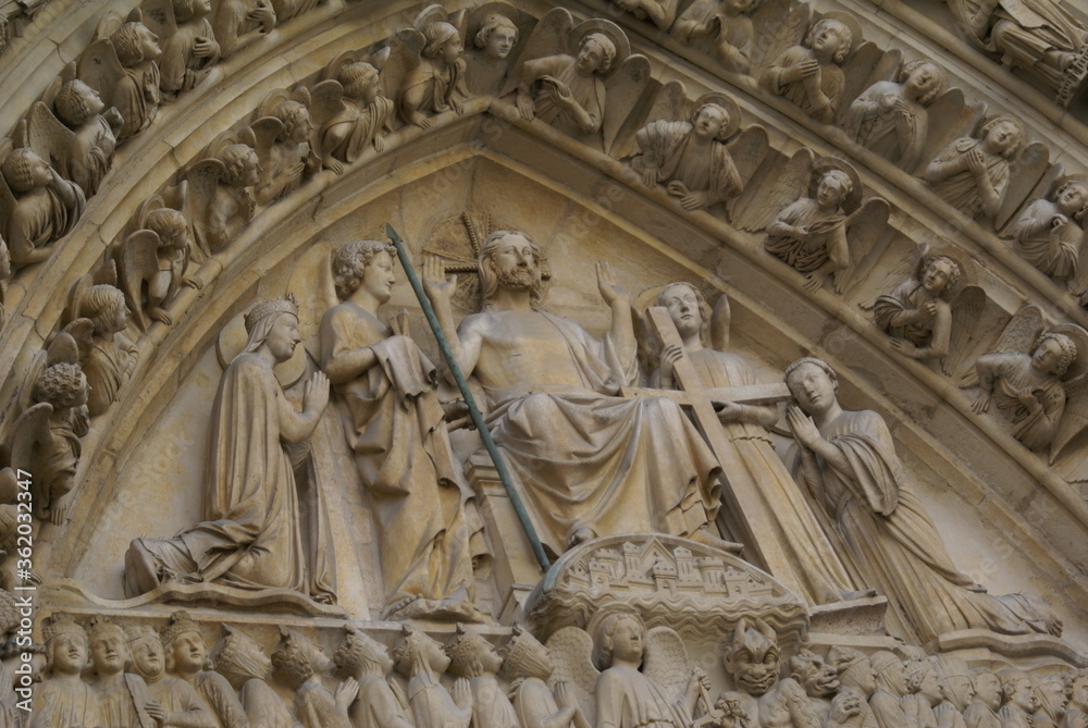 Paris, Cathedral of Notre Dame: detail of the Portal of the Judgment
