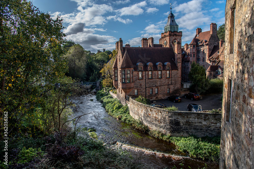 Dean Village am Water of Leith in Edinburg