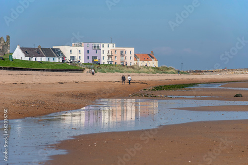 Saint Andrews Beach in Schottland bei Sonnenschein