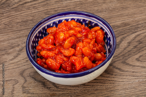 Baked kidney with tomato and pepper