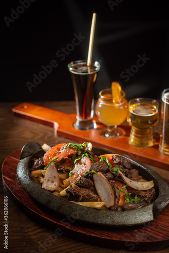 lomo saltado peruano