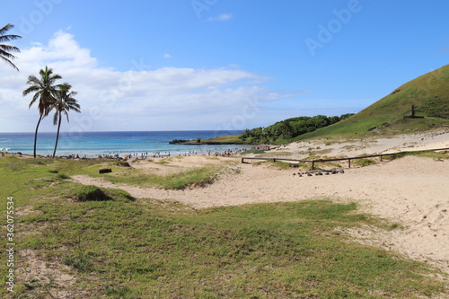 Plage d Anakena    l   le de P  ques